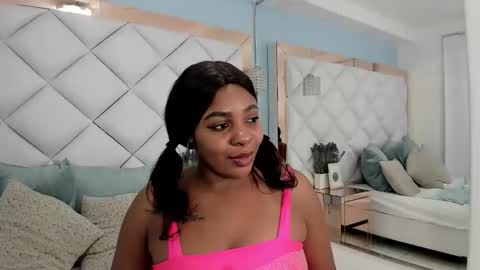 nefferetcharlotte stream preview