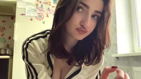 normanhandshoe stream preview