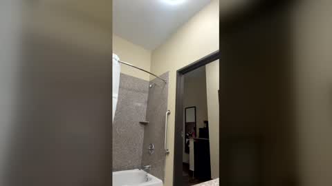 nyeliej stream preview