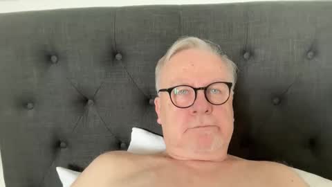 ozhairybearxxxx stream preview