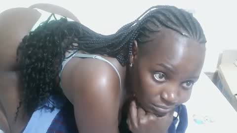 queensassy38 stream preview