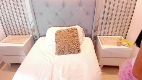 reachel_sach stream preview