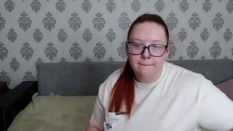 redchloee stream preview