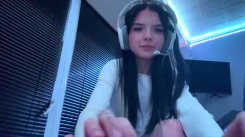 roxiepiurkowski stream preview