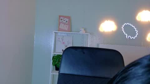 sarahevans__ stream preview