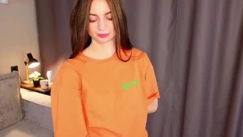 sarakinsly stream preview