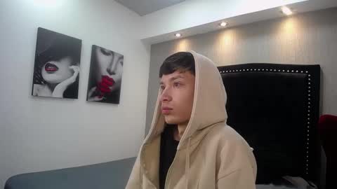 skinny_office stream preview