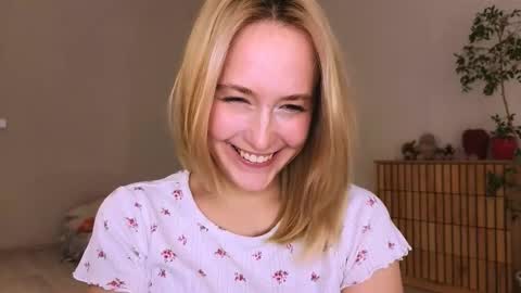 sola_bloom stream preview