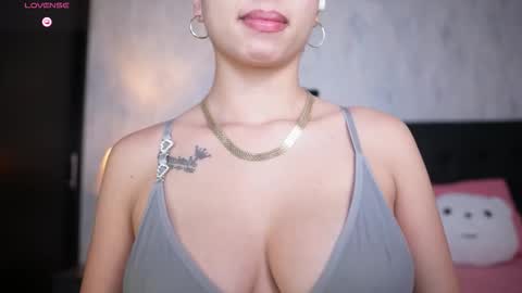 sophie_x1 stream preview