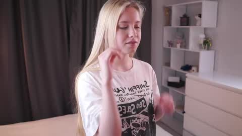 sweet_lily_1 stream preview