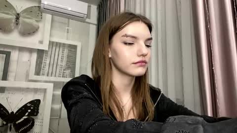 tarahmelaun stream preview