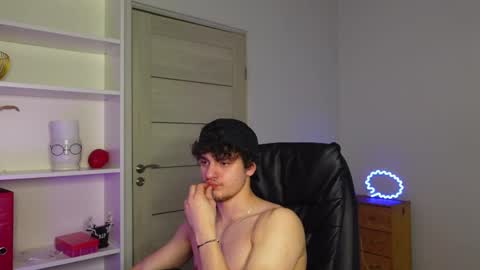 thebrad_holloway stream preview