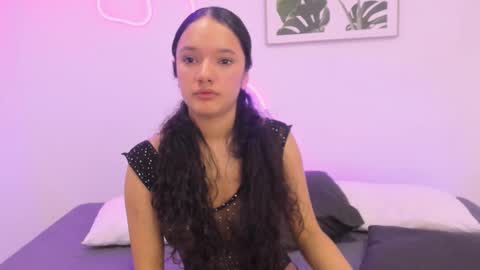 tinycurlqueen stream preview