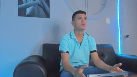 toy_boy01_ stream preview