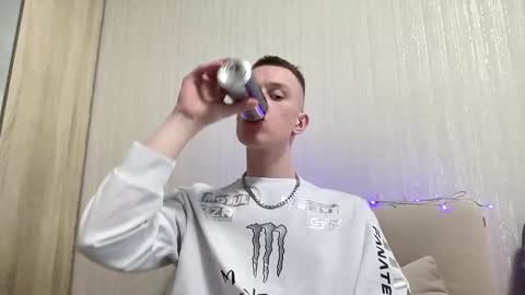 travis_gracile stream preview