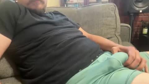 uncut_asseater stream preview