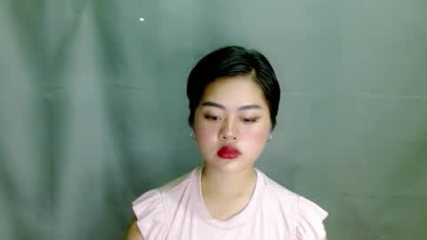 ur_prettyzey18 stream preview