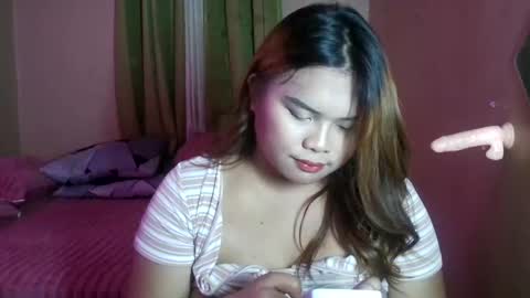 urwifematerial69_ stream preview