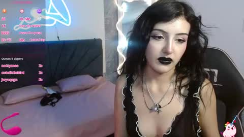 vampheart_tay stream preview