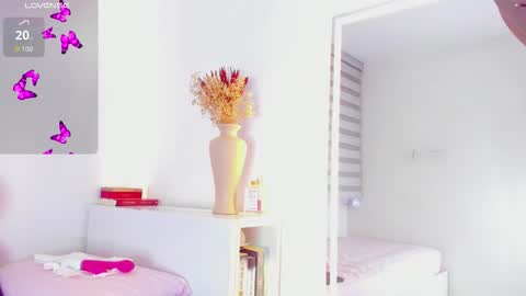 velvet_aurora stream preview