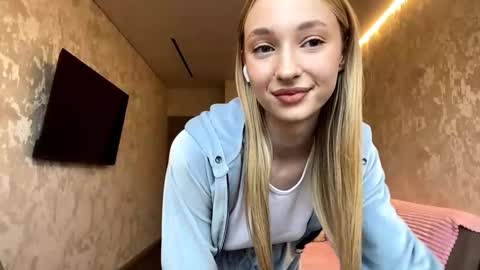 velvethonerkamp stream preview