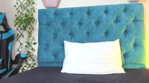 violett__rousee stream preview