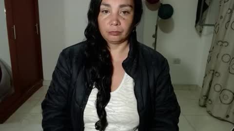 vivian_milf_paint stream preview
