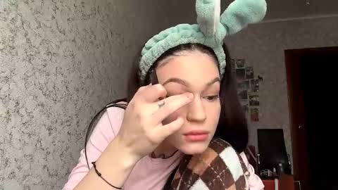 viviennebuiles stream preview