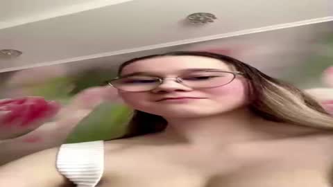 xochitlhohm stream preview