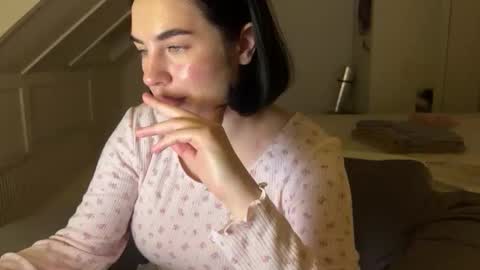 yeahrina stream preview