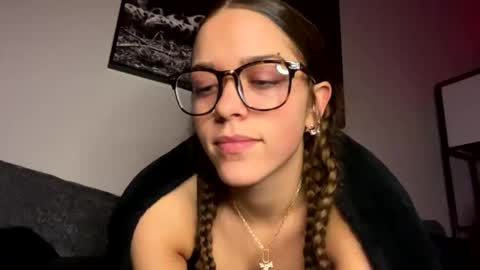 zaramaeee stream preview